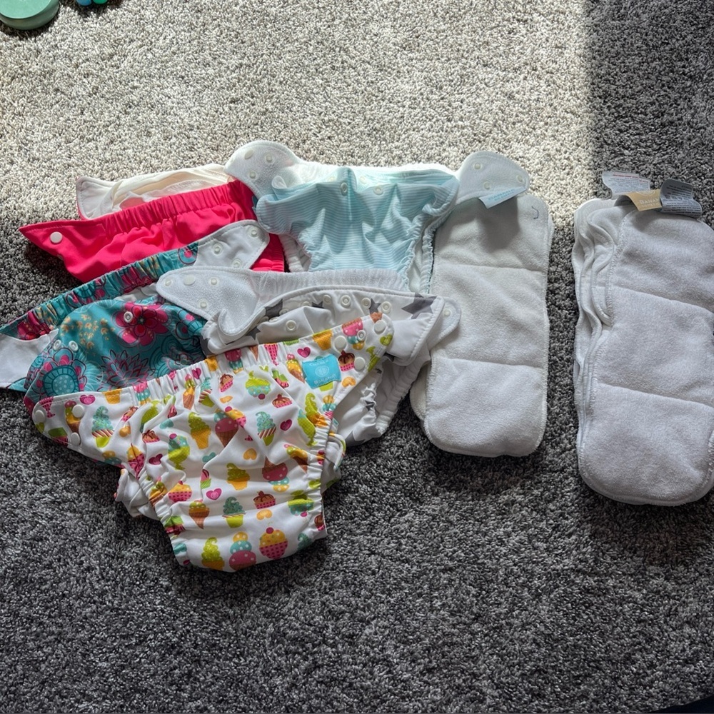 5 Charlie Banana Cloth Diapers With 9 Inserts (two Sizes See Note)